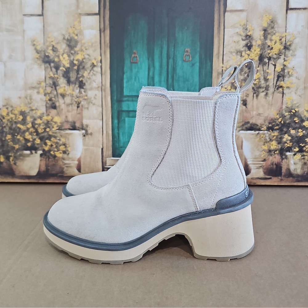NWT Sorel Hi-line Chelsea Boot in Chalk/Ceramic Size 8.5